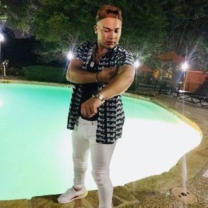 Meet your Posher, Armand